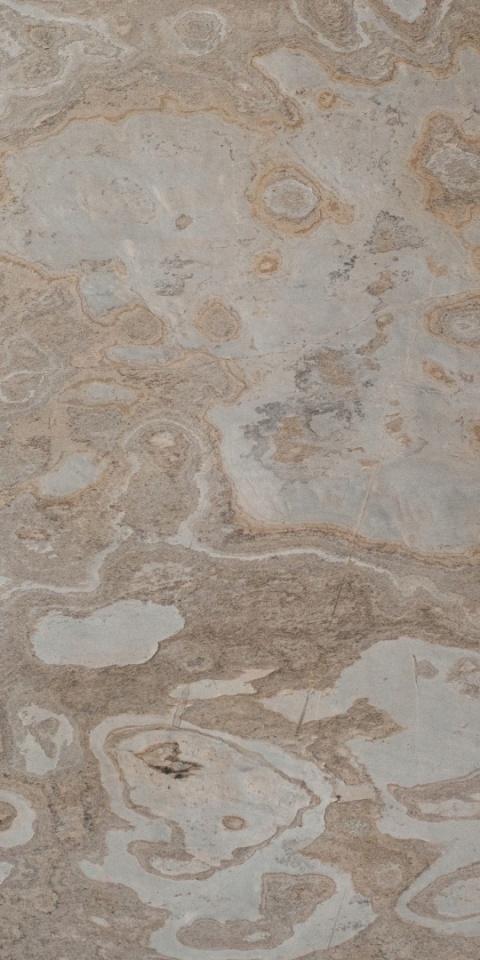 Kamień w rolce Fornir kamienny Naturalny Autumn Cream 122x280x0,2 cm