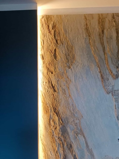 Kamień w rolce Fornir kamienny Naturalny Autumn Cream 122x280x0,2 cm