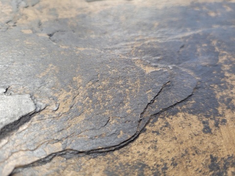 Kamień w rolce Fornir kamienny Naturalny Black Slate Gold 122x305x0,2 cm