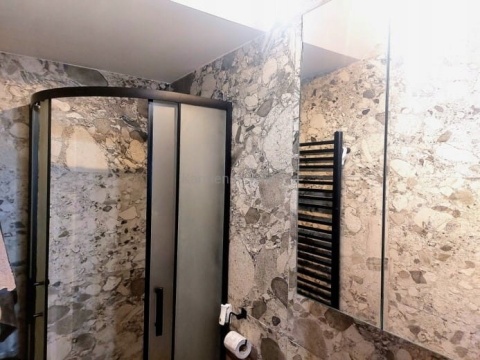 Kamień w rolce Fornir kamienny Naturalny Fosil Granit 122x61x0,2 cm