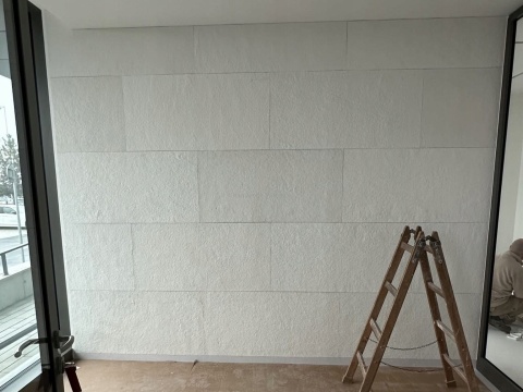 Kamień w rolce Fornir kamienny Naturalny White Quartz 122x61x0,2 cm