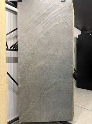 Kamień w rolce Fornir kamienny Naturalny MILIAN WHITE 122x305x0,3 cm