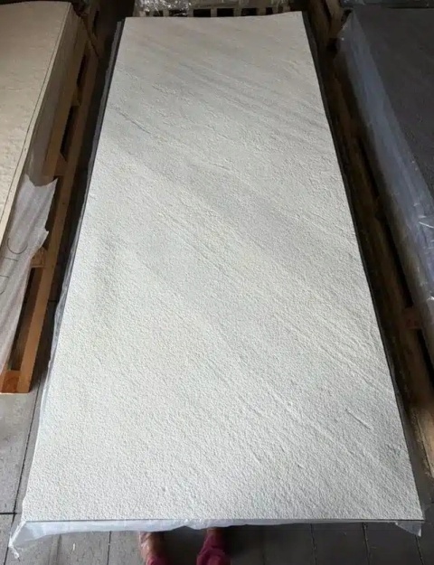 Kamień w rolce Fornir kamienny Naturalny SPAIDER WHITE 122x61x0,3 cm
