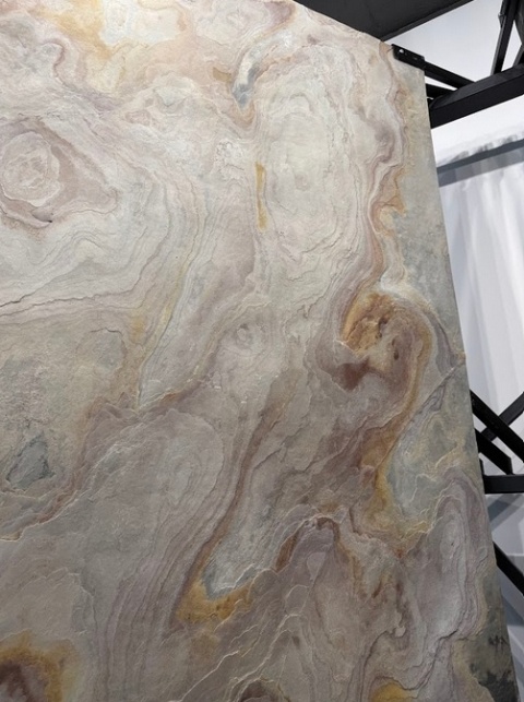 Kamień w rolce Fornir kamienny Naturalny Ulsan white 122x244x0,3 cm