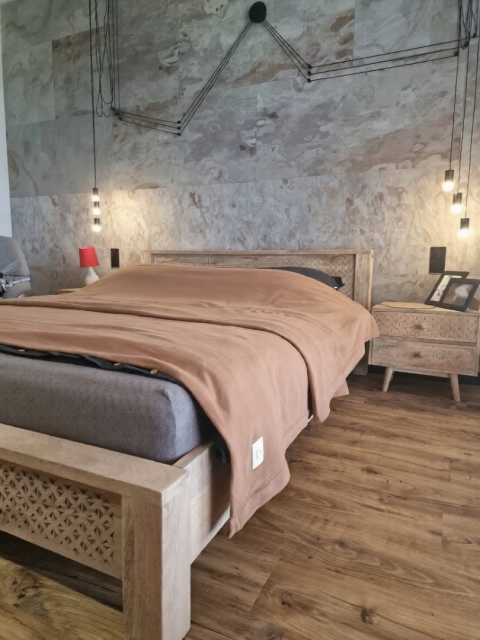 Kamień w rolce Fornir kamienny Naturalny Ulsan white 122x244x0,3 cm