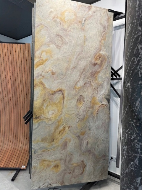 Kamień w rolce Fornir kamienny Naturalny Ulsan white 122x61x0,3 cm