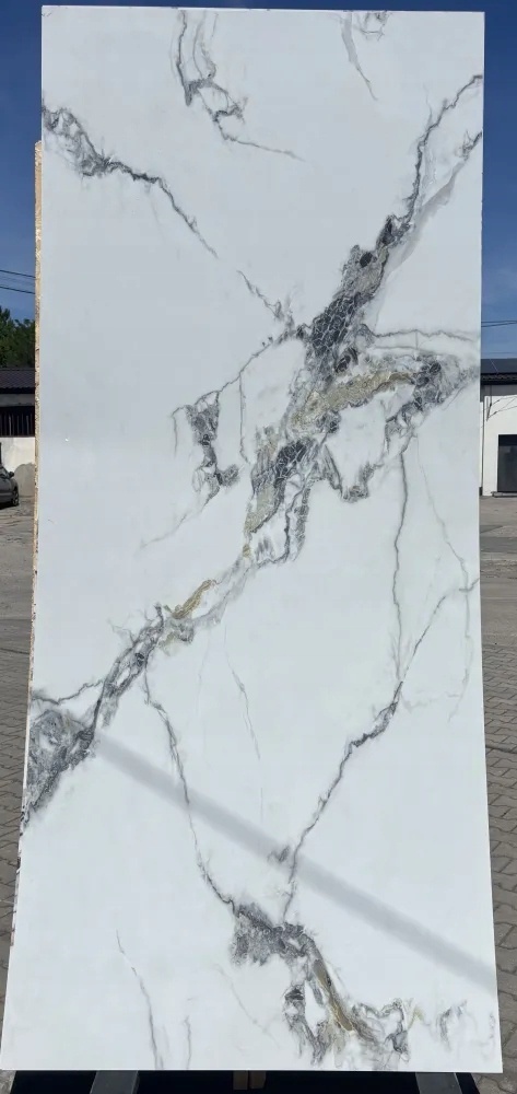 Płyta ŚCIENNA Płyta węglowa PVC LAMARO WHITE 280x121,5x0,3cm POŁYSK