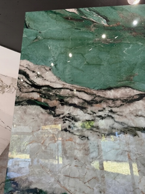 Płyta Węglowa wodoodporna CARRARA GREEN 280x110x0,3cm POŁYSK