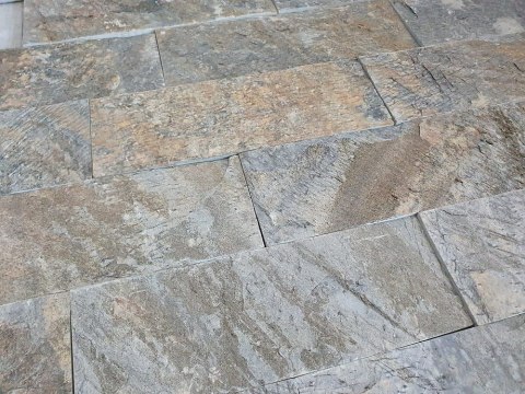 Kamień elewacyjny-dekoracyjny kwarcytowy Deoli Green Brick 10x30