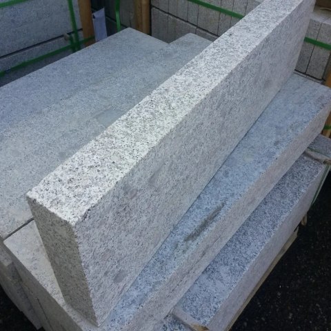 Obrzeże granitowe 8x30x80-120 cm góra i bok płomień