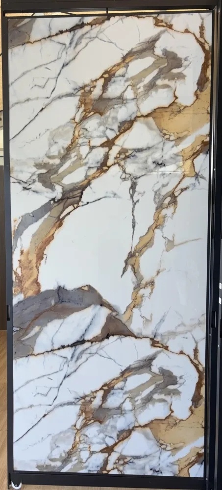 Płyta ŚCIENNA węglowa Panel wododporny ZŁOTY BURSZTYN 280x122x0,3 POŁYSK
