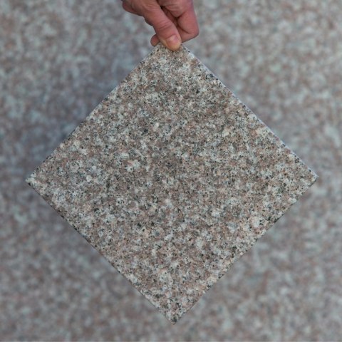 Płytka granitowa brązowa płomieniowana G664 60x60x3 cm