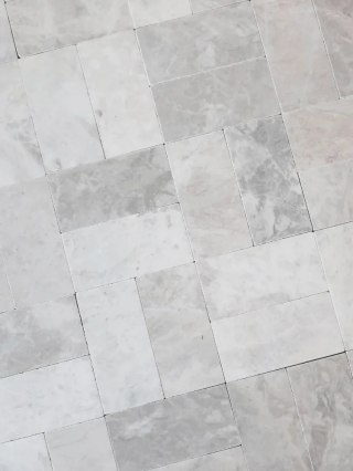 Płytka marmurowa Bębnowana Royal White 7,5x15x1 cm