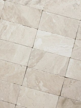 Płytka marmurowa Queen Beige | Coffee White Brick bębnowana 7,5x15x1 cm