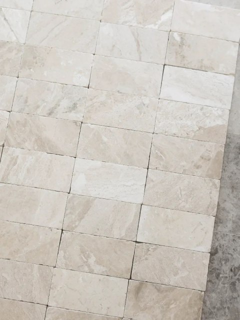 Płytka marmurowa Queen Beige | Coffee White Brick bębnowana 7,5x15x1 cm