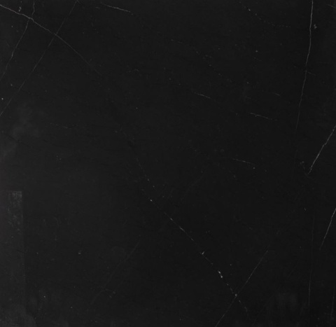 Płytki marmurowe z czarnego marmuru Black Silk w rozmiarze 60/60/2 cm, wykończenie szczotkowane