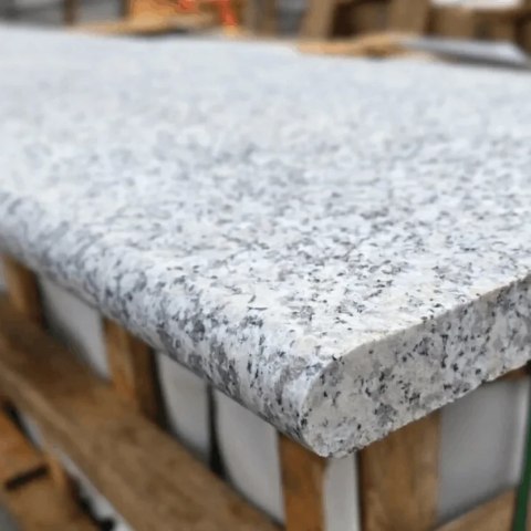 Stopnica Granitowa G603 płomieniowana 150x33x3 cm / 2 krawędzie wykończone