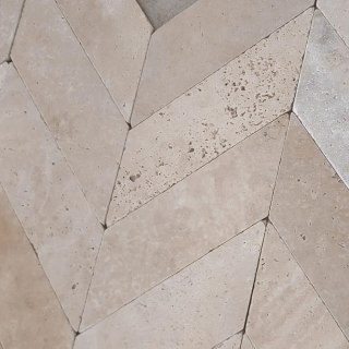 Trawertyn Light Bębnowany 7,5x30,5 10mm Chevron