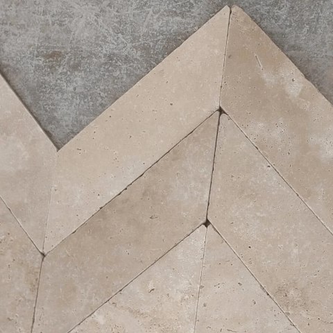 Trawertyn Light Bębnowany 7,5x30,5 10mm Chevron