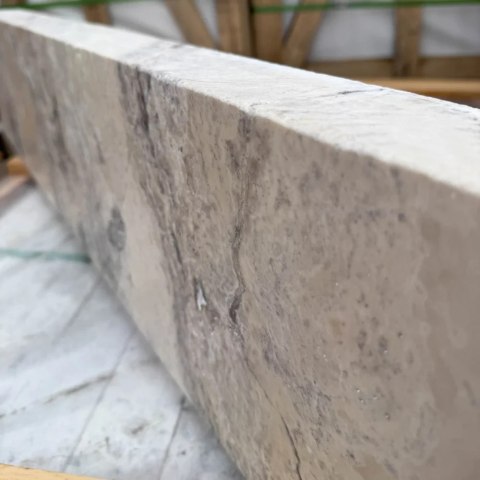 Trawertyn Obrzeże Silver Latte Greige Bębnowany Szlif 100x20x6 | Opornik