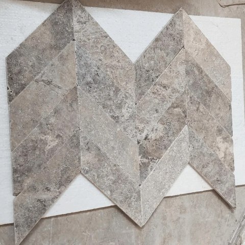 Trawertyn Silver Bębnowany 7,5x30,5 10mm Chevron