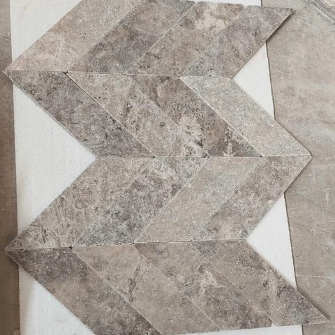 Trawertyn Silver Bębnowany 7,5x30,5 10mm Chevron