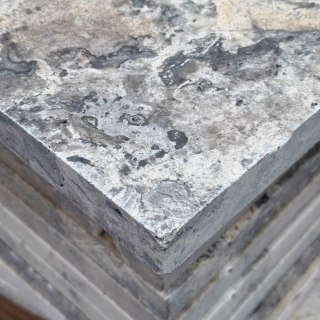 Trawertyn Silver Latte Greige Bębnowany 40,6x61x3 cm