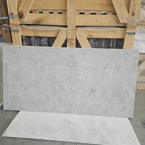 Płytki marmurowe beżowe Tundra Grey 120X60X2 cm, wykończenie matowe
