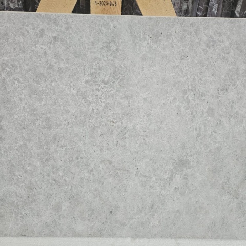 Płytki marmurowe beżowe Tundra Grey 120X60X2 cm, wykończenie matowe