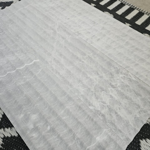 Płytki marmurowe ryflowane Nordic Grey w rozmiarze 15,25x61x1,25 cm, wykończenie FLUET IN