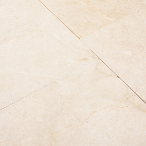 Płytki marmurowe z beżoweg marmuru Beige Crystallino w rozmiarze 30/fle/2 cm, wykończenie polerowane