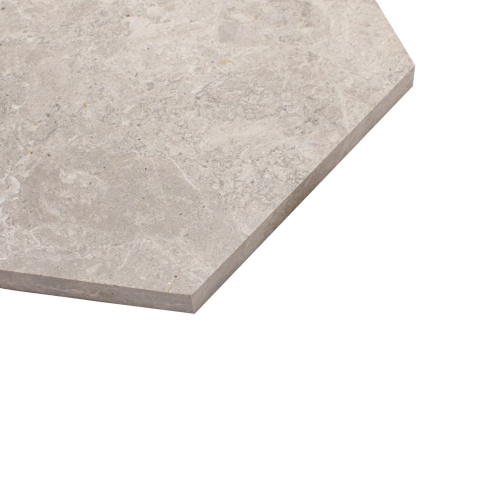 Płytki marmurowe z szarego marmuru Tundra Grey w rozmiarze 25/29/1,25 cm, wykończenie szczotkowane