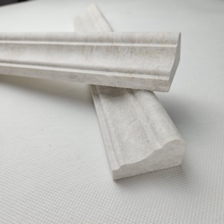 Dekor cornice marmurowy z beżowego marmuru Vanilla 30,5/4,5/2,7 cm, wykończenie satynowe