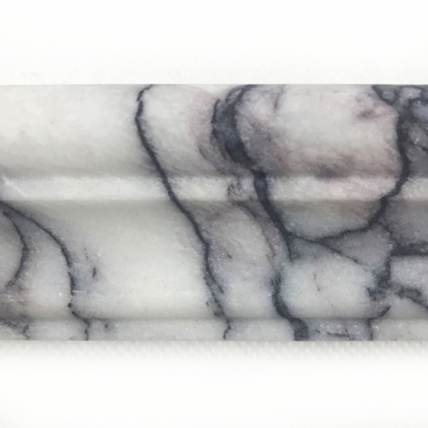 Dekor cornice marmurowy z białego marmuru lilac 30,5/4,5/2,7 cm, wykończenie satynowe