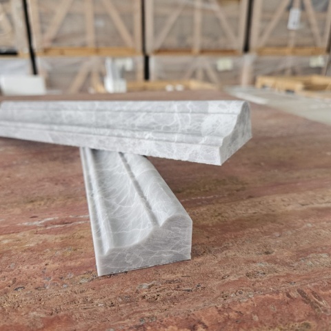 Dekor cornice marmurowy z szarego marmuru Nordic Grey 30,5/4,5/2,7 cm, wykończenie satynowe