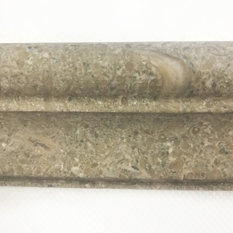 Listwy dekoracyjne Cornice z szarego wapienia Rustic Green, wykończenie satynowe
