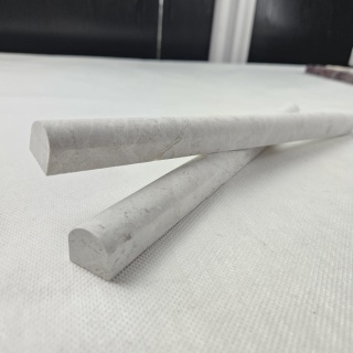 Listwy dekoracyjne Pencil z beżowego marmuru Vanilla wykończenie satynowe