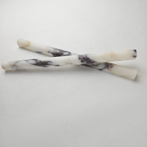 Listwy dekoracyjne Pencil z białego marmuru Calacatta Viola wykończenie satynowe