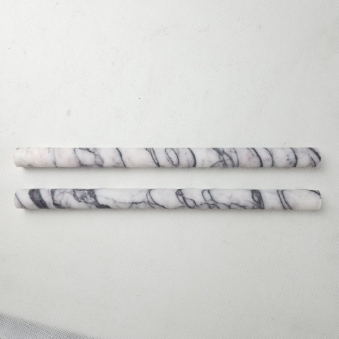 Listwy dekoracyjne Pencil z białego marmuru Lilac wykończenie satynowe