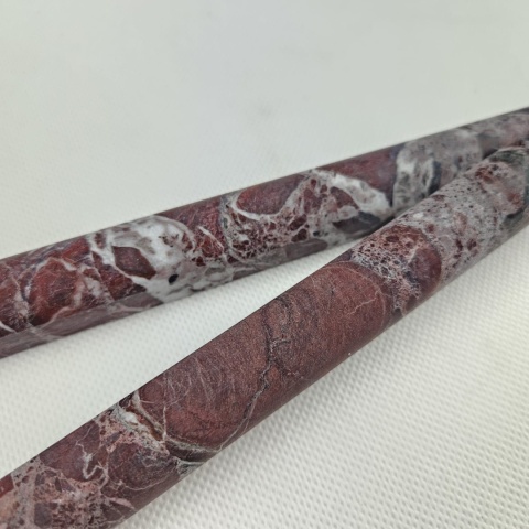 Listwy dekoracyjne Pencil z bordowego marmuru Rosso Levanto wykończenie polerowane