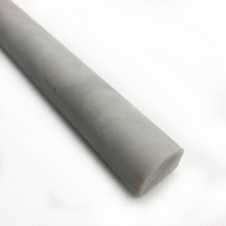 Listwy dekoracyjne Pencil z szarego marmuru ice grey wykończenie satynowe