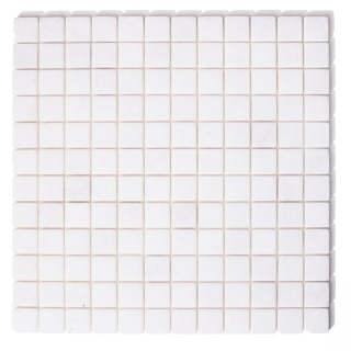 Mozaika marmurowa kostki z białego marmuru Bianco Neve elementy wielkości 2,5/2,5 cm, grubość 1 cm, wykończenie młotkowane