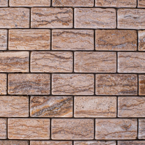 Mozaika trawertynowa brick bone (cegiełki) z brązowego trawertynu Ivy Brown, elementy wielkości 2,5/5 cm, grubość plastra 1 cm, 