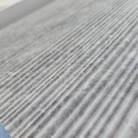 Płytki marmurowe ryflowane Tundra Grey w rozmiarze 30,5x61x1,25 cm, wykończenie bamboo