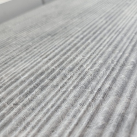 Płytki marmurowe ryflowane Tundra Grey w rozmiarze 30,5x61x1,25 cm, wykończenie bamboo