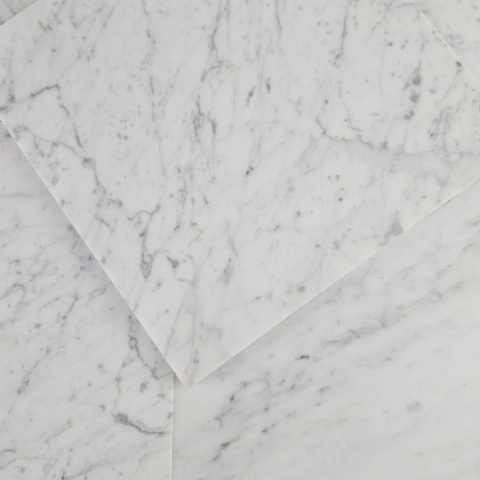 Płytki marmurowe z białego marmuru Bianco Carrara w rozmiarze 10x10x1 cmcm, wykończenie satynowe