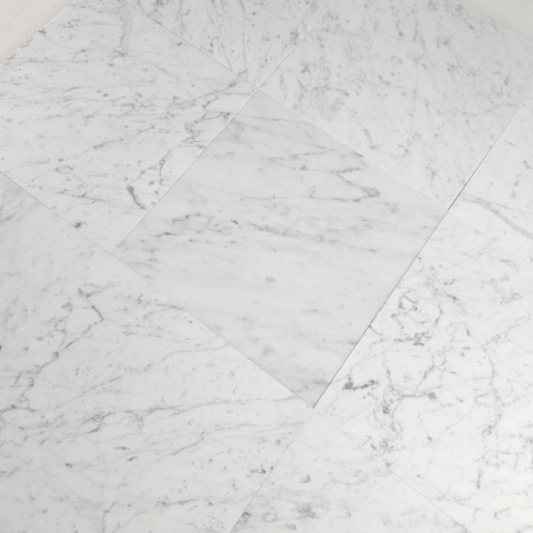 Płytki marmurowe z białego marmuru Bianco Carrara w rozmiarze 10x10x1 cmcm, wykończenie satynowe