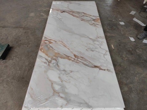 Płyta ŚCIENNA Panel wodoodporny PVC CARRARA GOLD 280x122x0,3cm POŁYSK