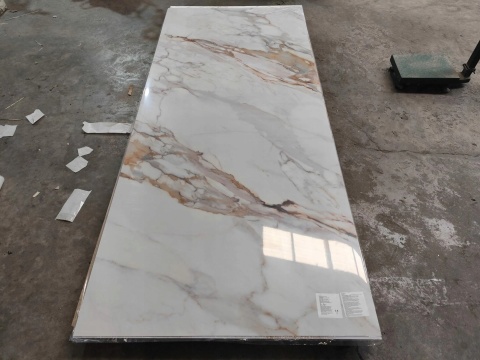 Płyta ŚCIENNA Panel wodoodporny PVC CARRARA GOLD 280x122x0,3cm POŁYSK